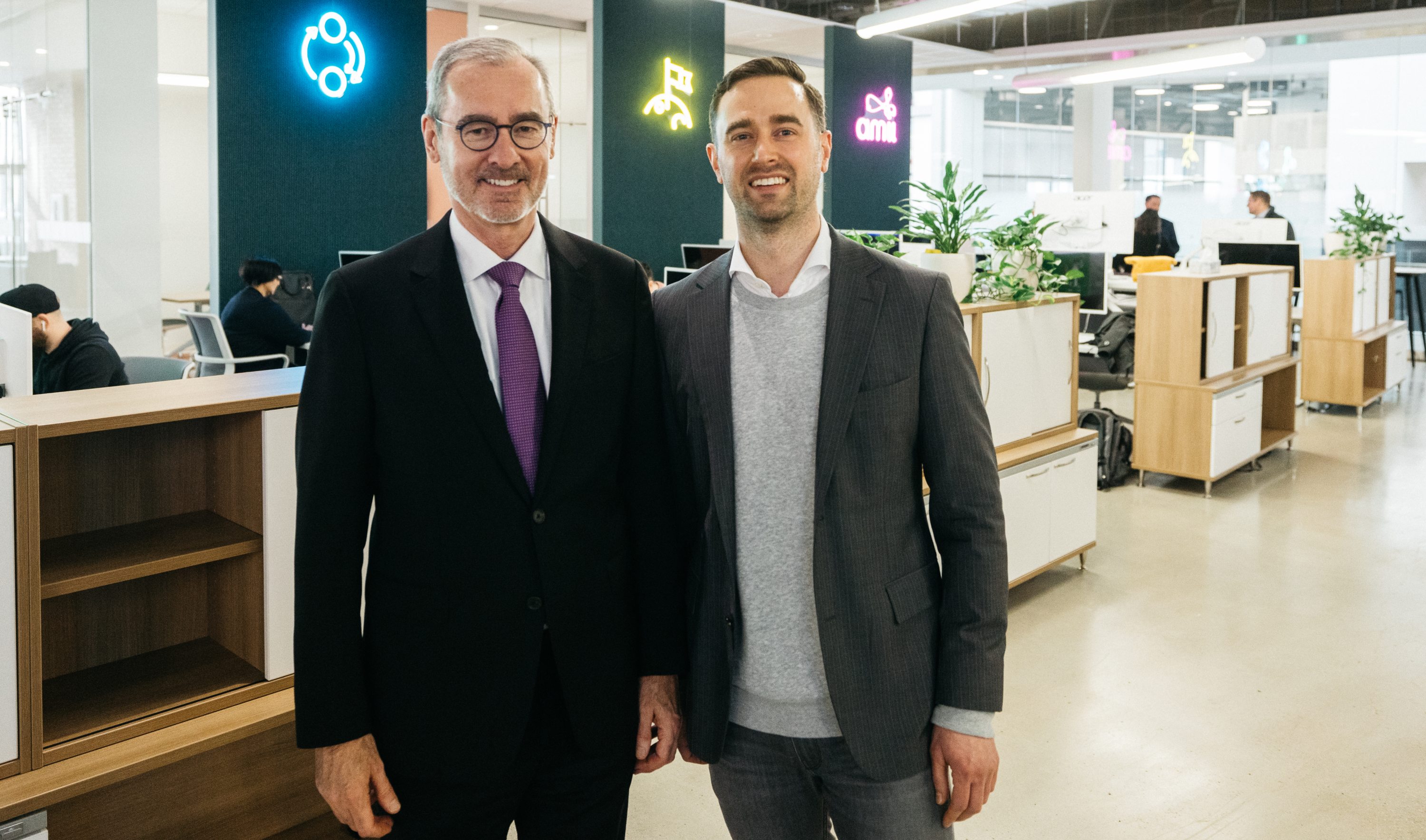 U Of A President Bill Flanagan (left) and Amii CEO Cam Linke