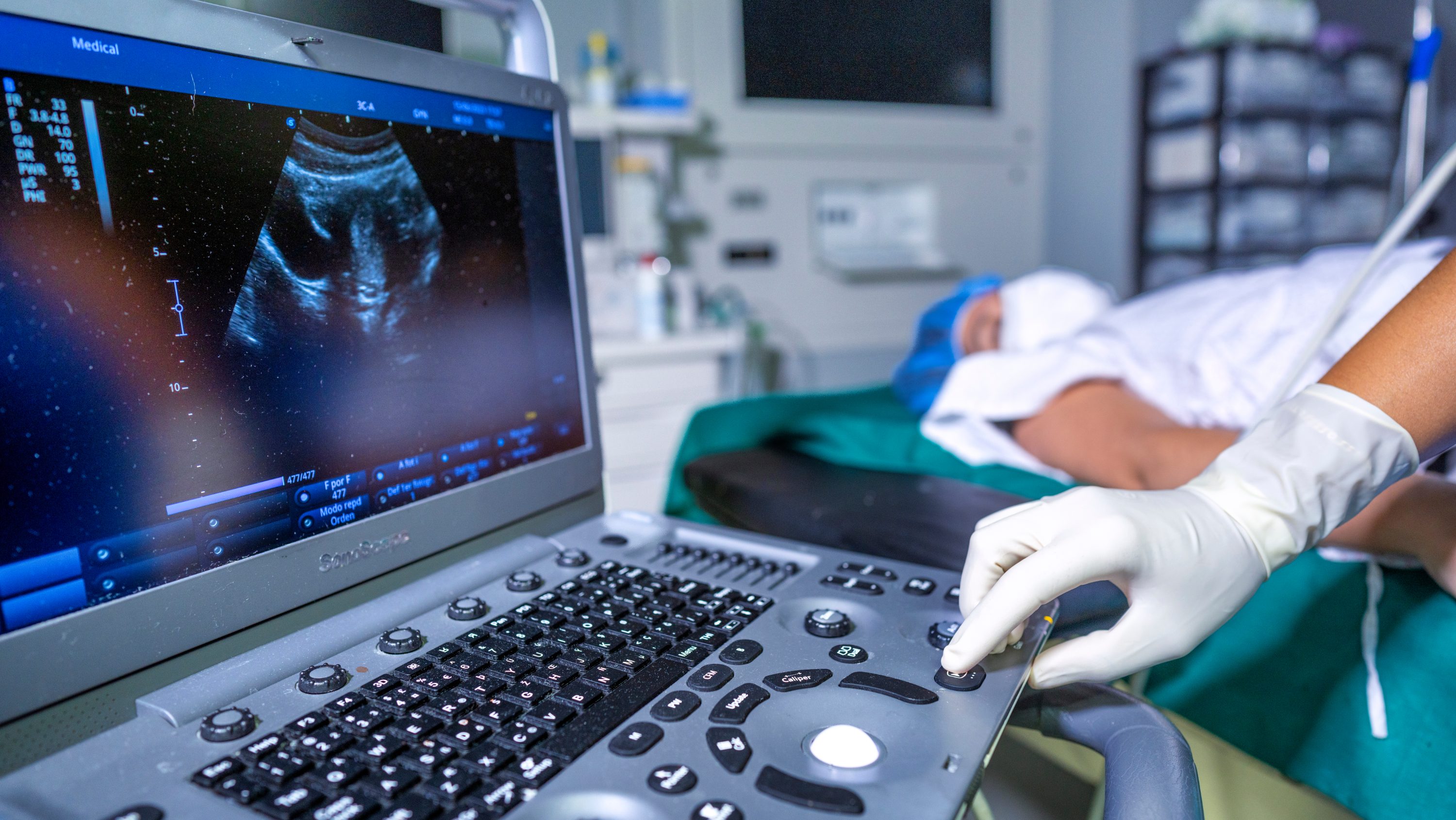 Doctor performs an endometrial ultrasound scan on patient. (Photo: Getty Images)