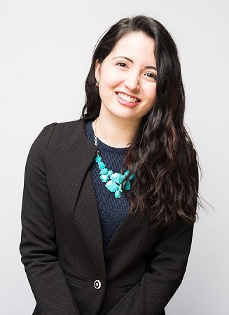 Finola Hackett smiling headshot 