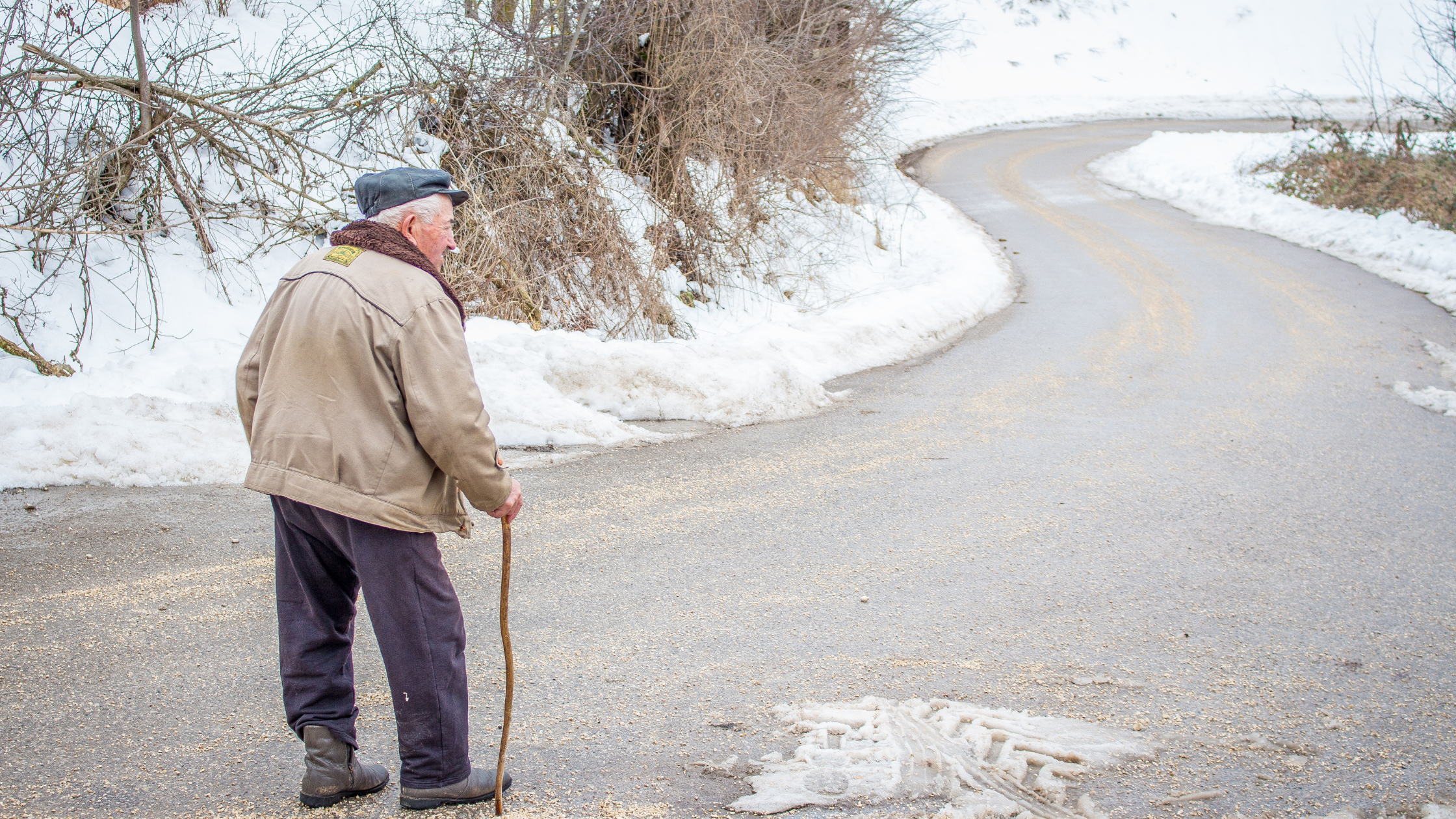 senior-walking-winter.png