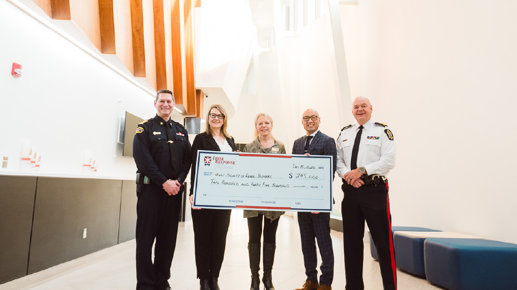 A donation is given to the Faculty of Rehabilitation Medicine by the First Response PTSD Foundation