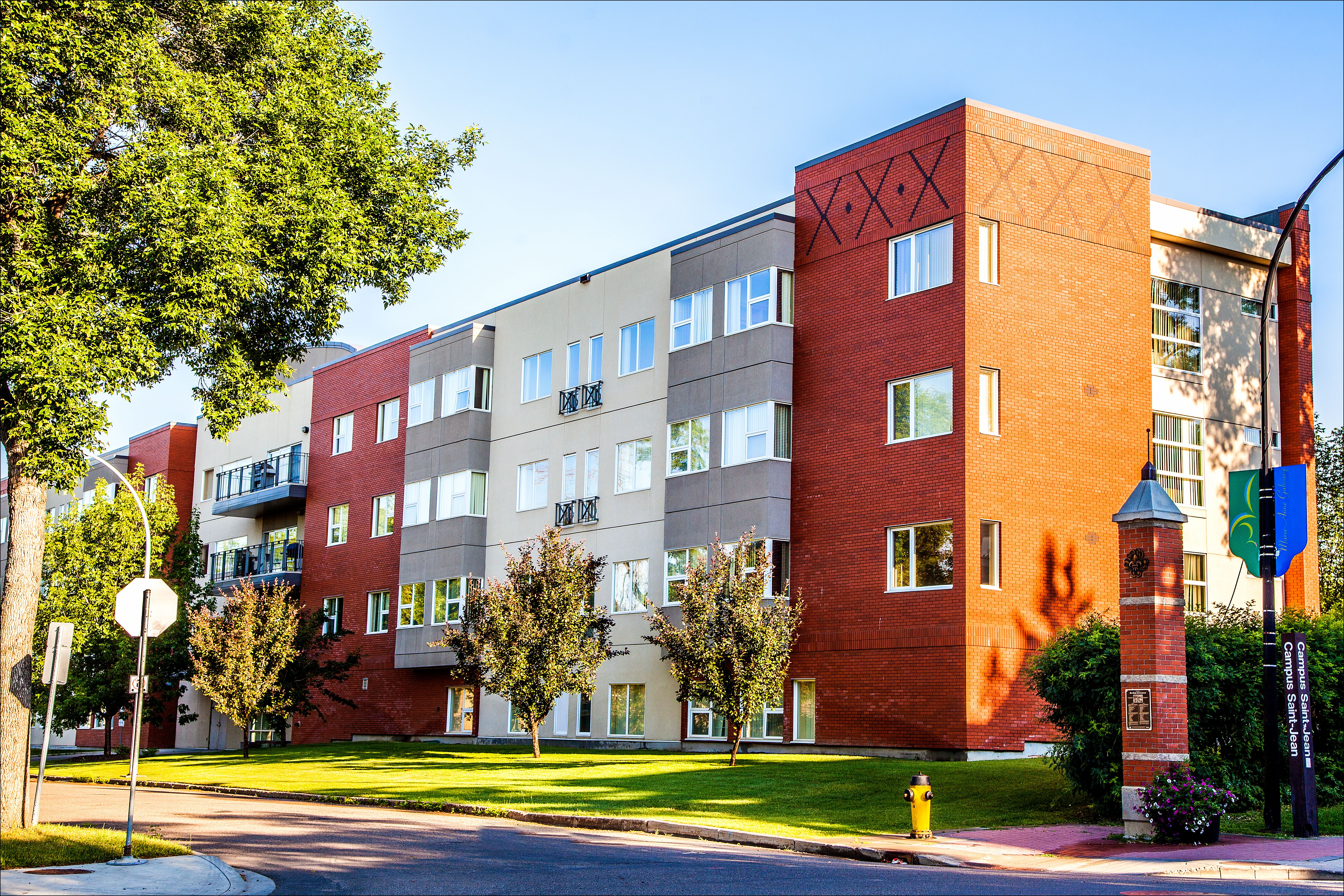 residence-saint-jean-outside-building-view.jpg