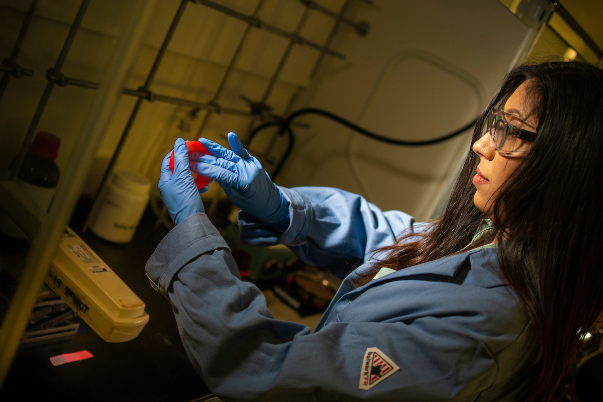 Christina Gonzalez testing quantum silicon dots test strips for explosive compounds