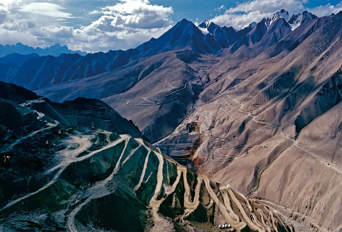 Earth's youngest banded iron formation in western China.