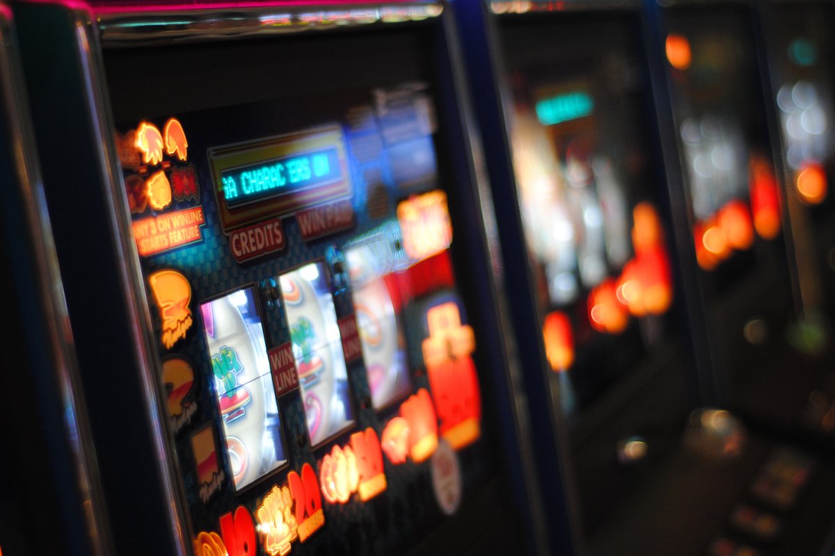 How sound and visual effects on slot machines increase the allure of  gambling | Faculty of Science