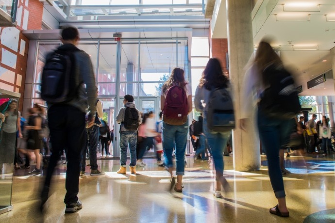 Students pictured on the UAlberta campus.