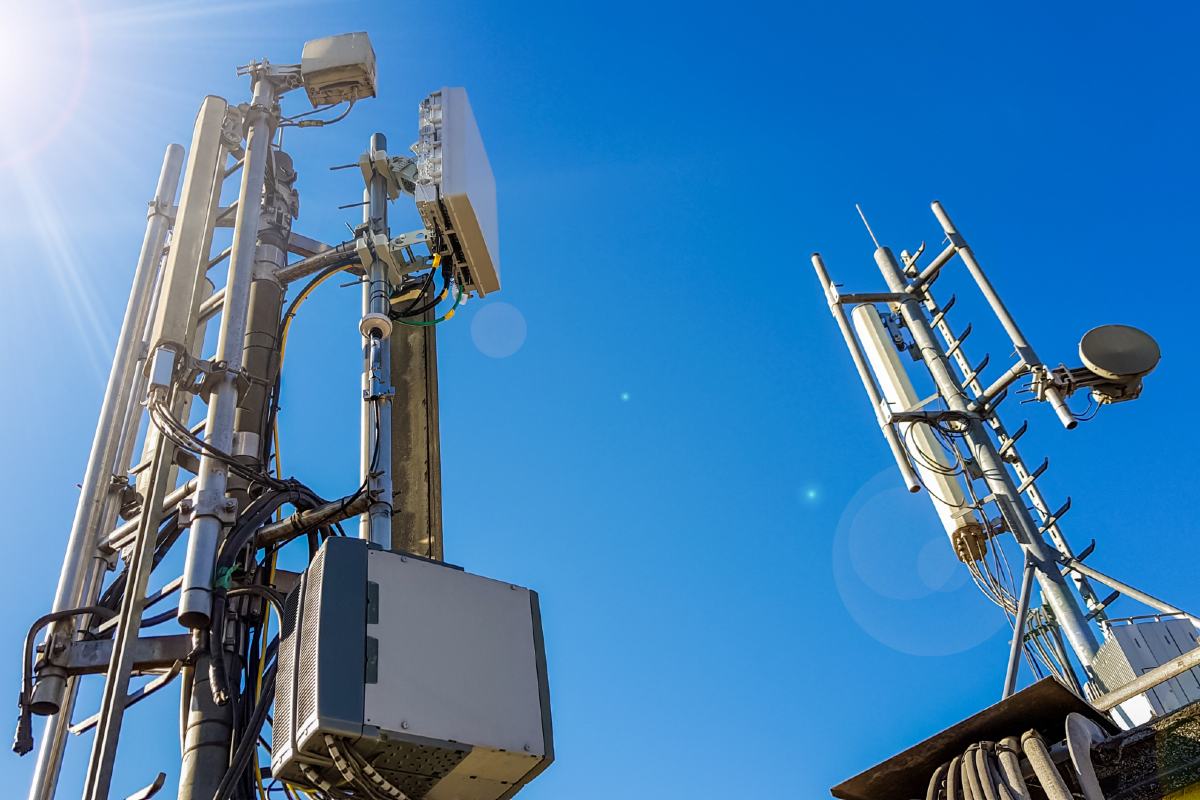 Newly-announced federal funding will support a University of Alberta-led study in the development of new infrastructure for 5G wireless communications. 