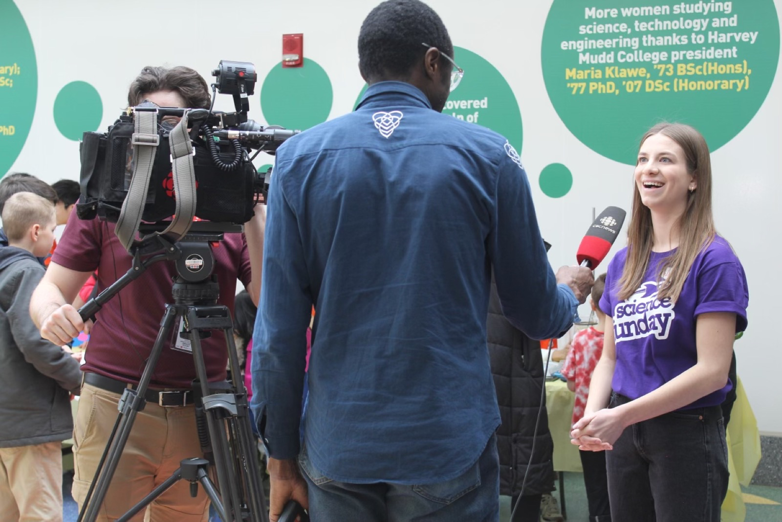 Jackie Perich, Science FUNdamentals demo director, speaks with media from CBC French to share the excitement of the day with the wider community.