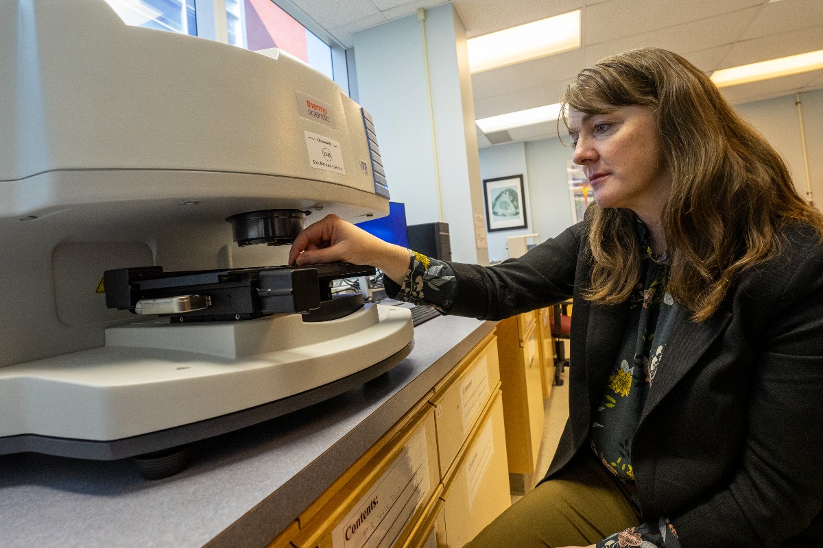 Fourier Transform Infrared (FTIR) spectrometer donated by De Beers Canada is the ‘first step of investigation’ for students.