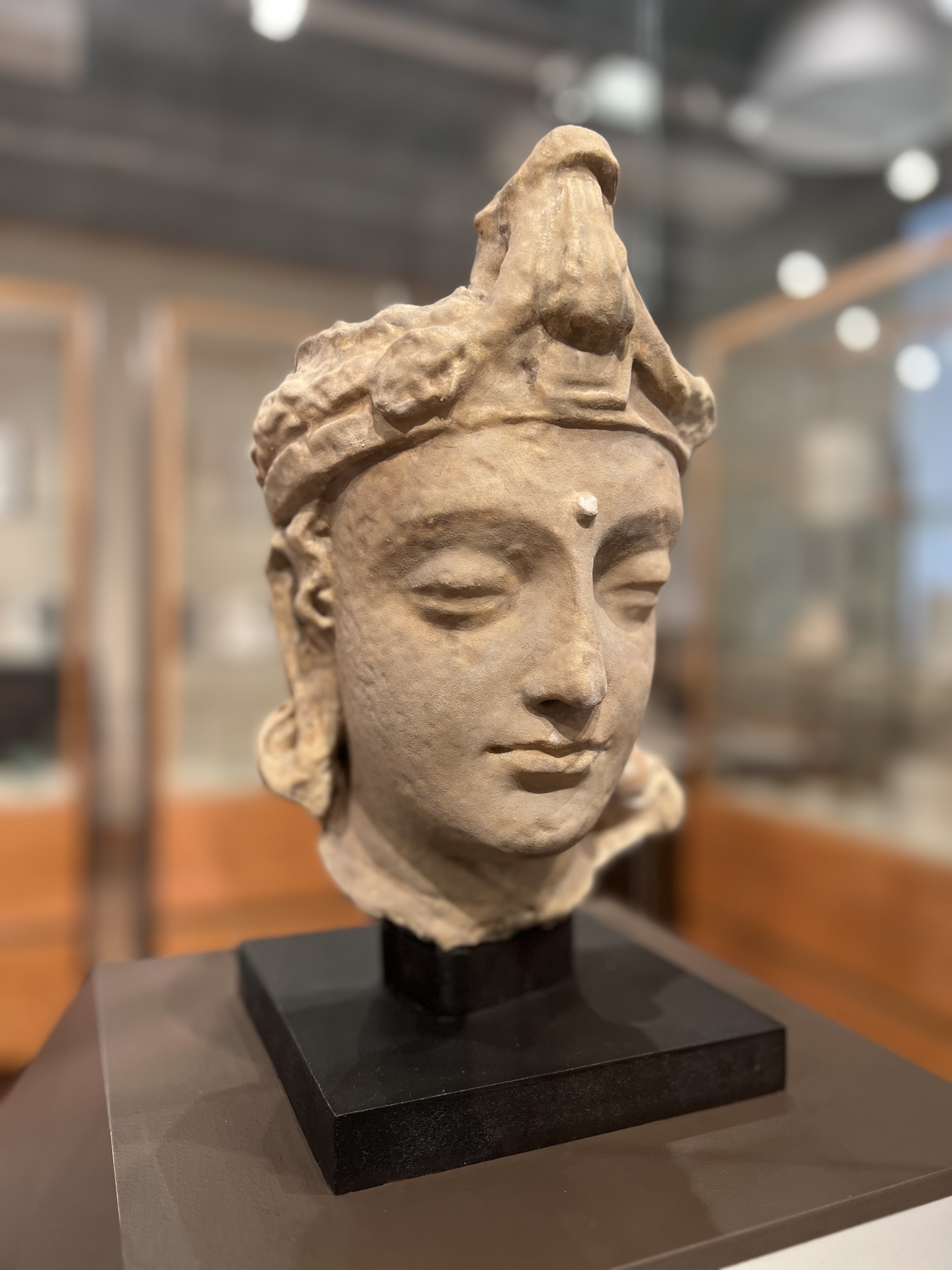 4th-c-ad-bodhisattva-head-model.jpg