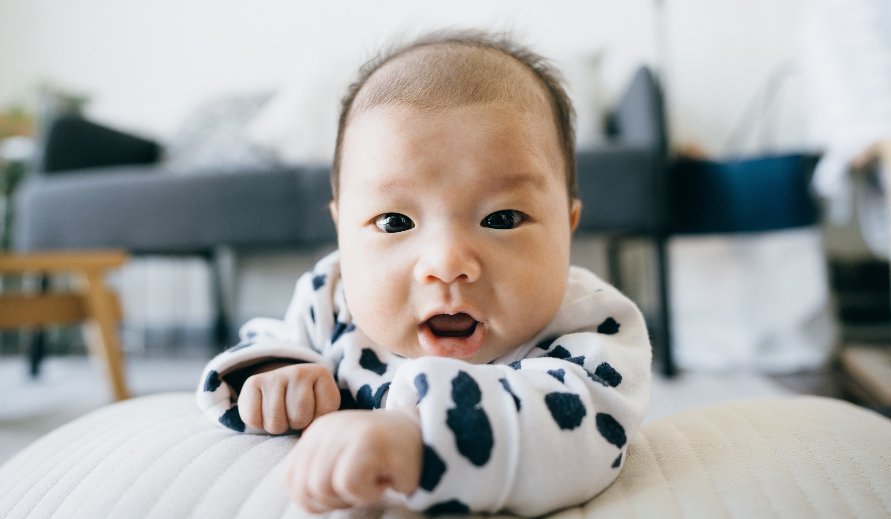 3 Ways to Do Tummy Time with a Newborn - wikiHow