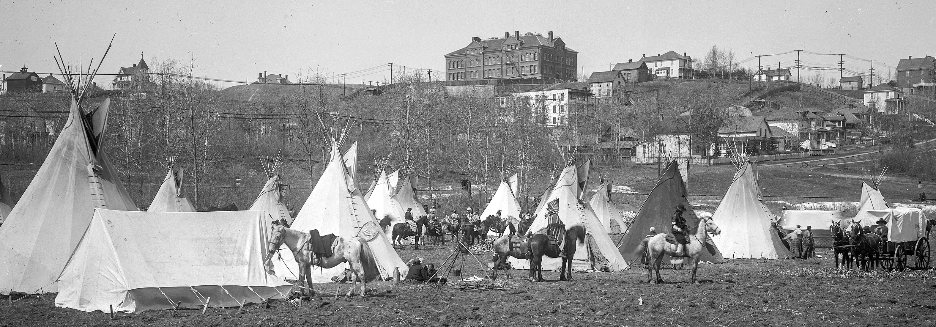 An encampment on Rossdale Flats in April 1919