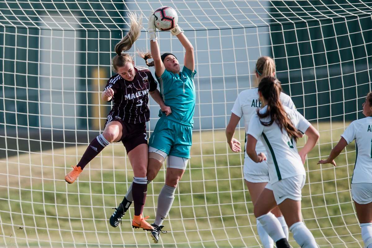 Pandas goalkeeper and Academic All-Canadian Ashley Turner’s advice for balancing academics and athletics? Keep an eye on your goal. Image supplied, photo credit: Don Voaklander