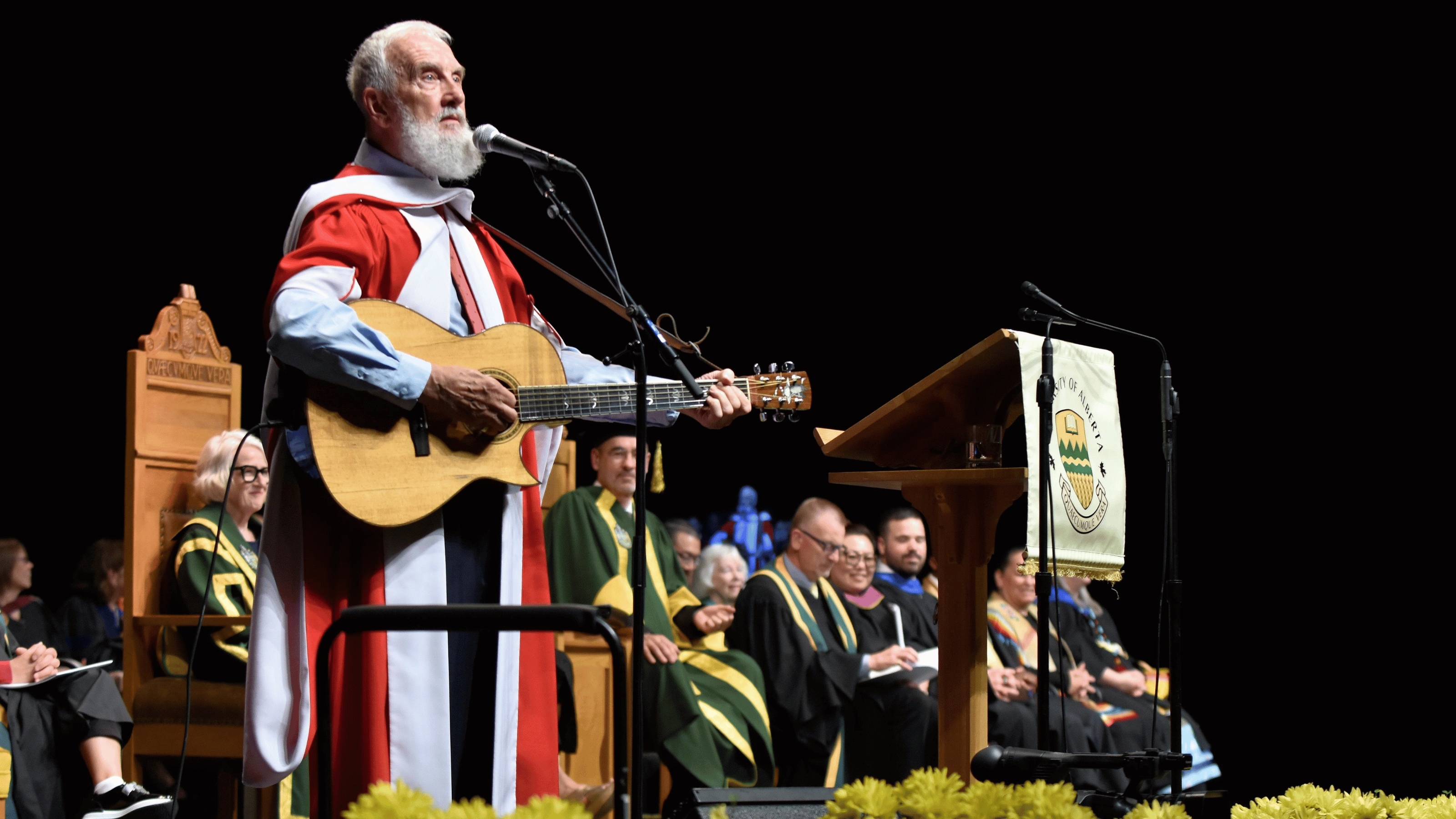 Photo of June 15, 2023 when Mr. Fred Penner was awarded an honorary Doctor of Letters degree during the spring convocation ceremony.
